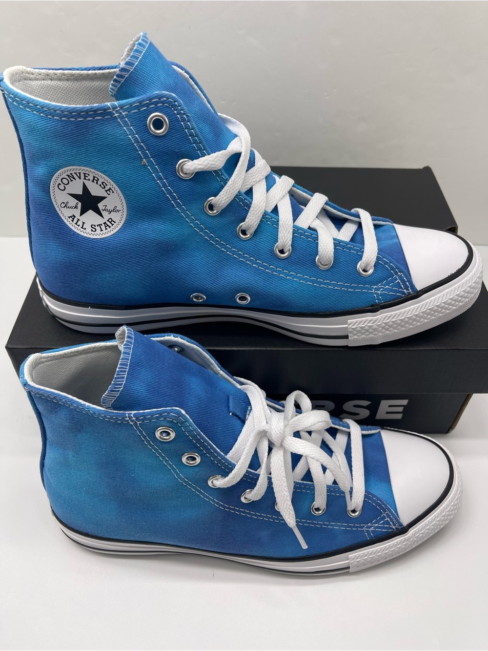 Converse • WMNS A11777F CTAS HI GNARLY BLUE/BLUE/WHITE Sneakers - Picture 3 of 16